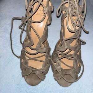 Banana Republic size 7 taupe heels